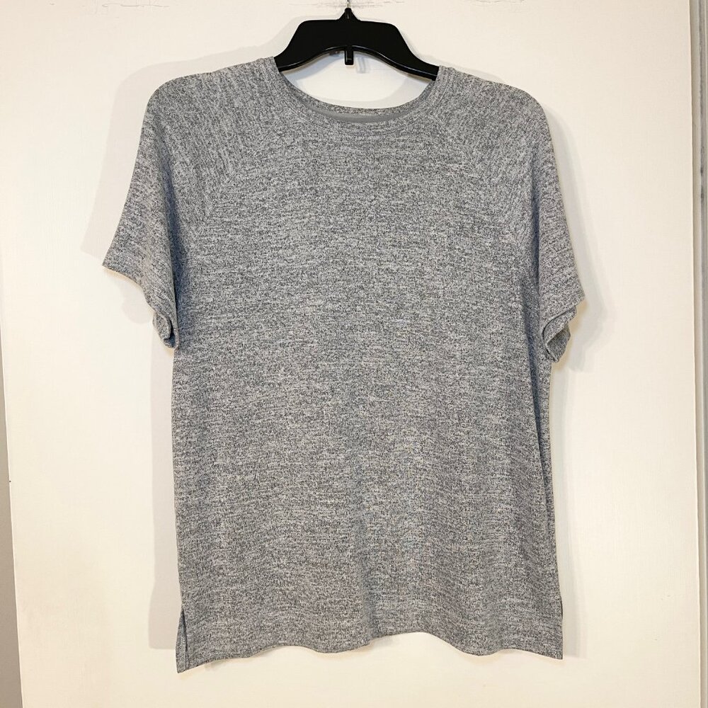 St Johns Bay Women's T-Shirt Size Medium Gray Short Sleeve Pullover Casual Top